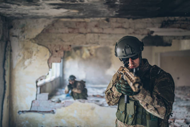 istock Soldiers in action 1184222311