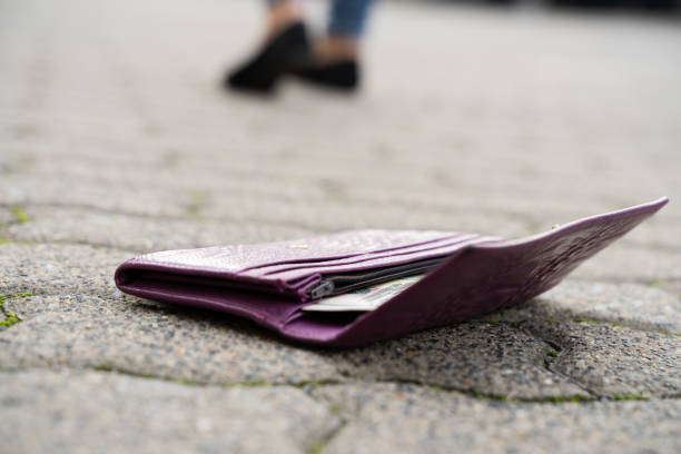 istock Lost Wallet On Street 1184225751