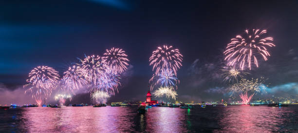 istock Fireworks with MAIDEN'S TOWER. USKUDAR, ISTANBUL, TURKEY. 1184241707