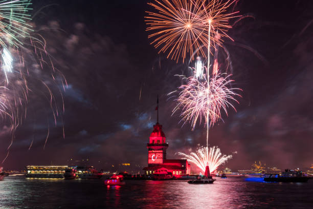 istock Fireworks with MAIDEN'S TOWER. USKUDAR, ISTANBUL, TURKEY. 1184243127