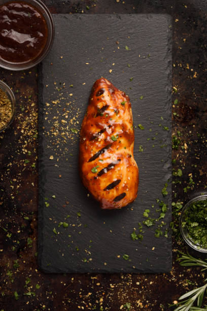 barbecue grilled chicken breast with seasoning - chicken breast chicken grilled chicken protein imagens e fotografias de stock