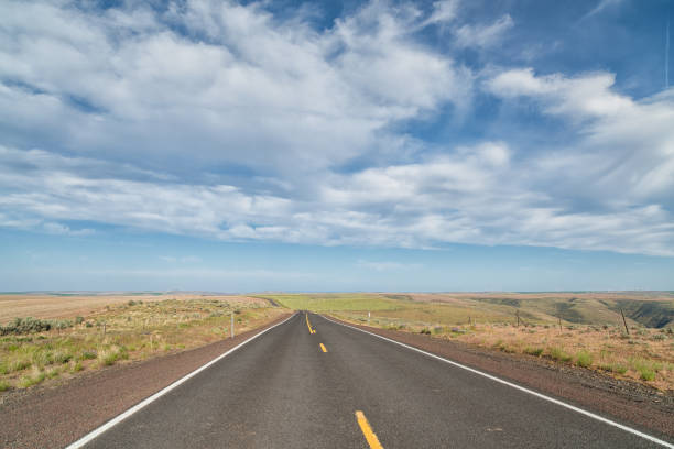 istock Oregon State Highway in the Windmill Prairie 1184270422