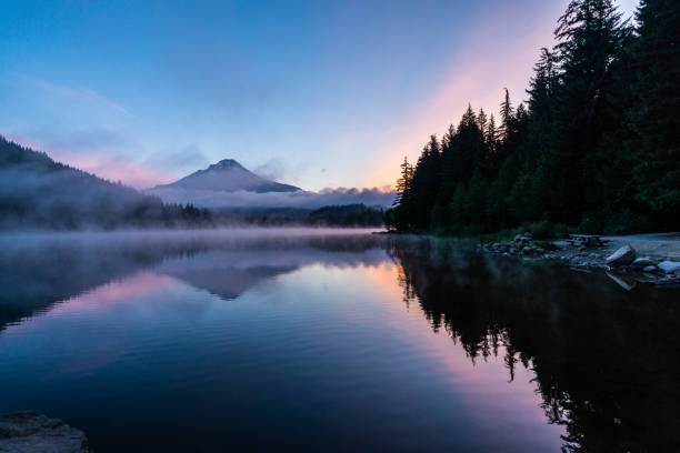 istock Tom Dick and Harry Mountain Reflected in Trillium Lake 1184284694