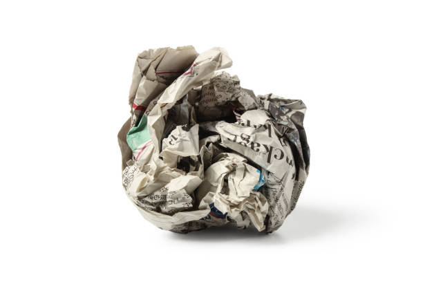 crumpled newspaper - baseball baseballs isolated dirty imagens e fotografias de stock