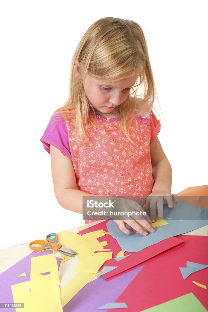 Chica haciendo obras de arte - Foto de stock de 6-7 años libre de derechos