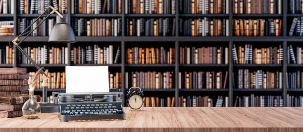 古い本の3dレンダリングと図書館の古いタイプライターと本棚を持つオフィスデスク - typewriter retro revival old fashioned the media ストックフォトと画像