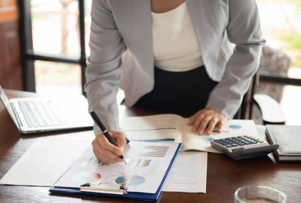 businesswomen working