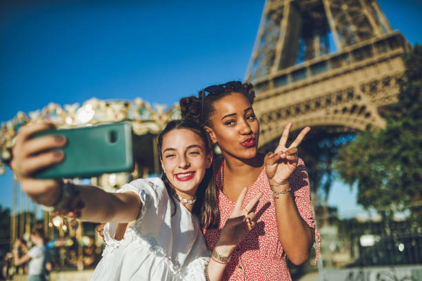 istock Friends keep the fun times coming 1184390436