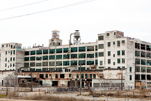 istock Abandoned and run-down factory in Detroit 118439841
