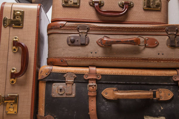 istock Old, retro and obsolete suitcase 1184417803