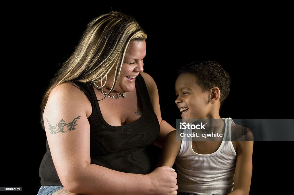 Mãe e filho riem - Foto de stock de Família royalty-free