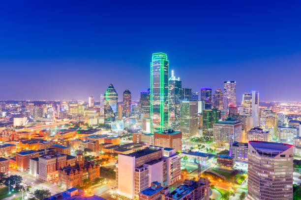 istock Dallas, Texas, USA Skyline at twilight 1184429218