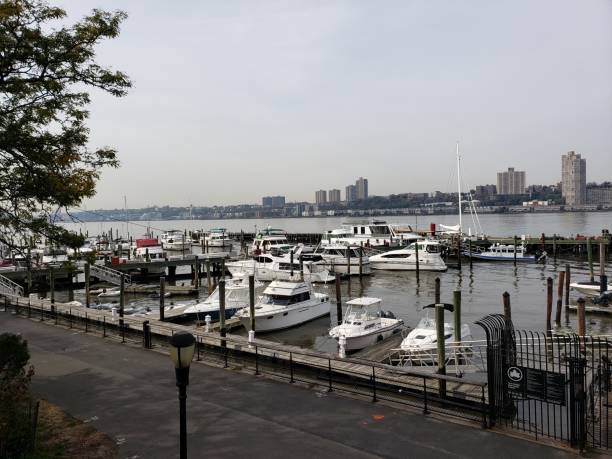 istock Marina in the Hudson 1184473956