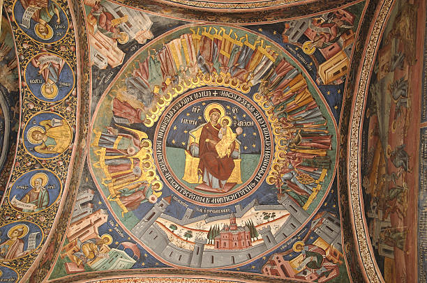 istock Hodegetria - frescos from Horezu monastery 118448967
