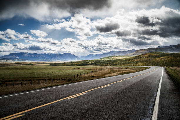 istock Canadian winding country road 1184508673