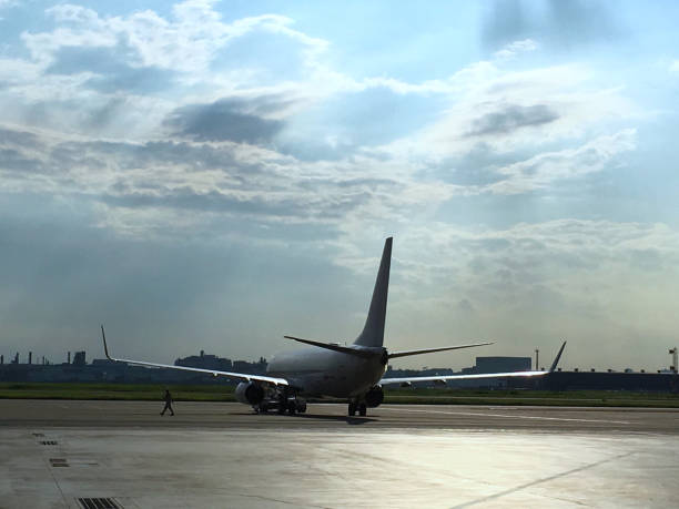 airplane , sky, taxiing