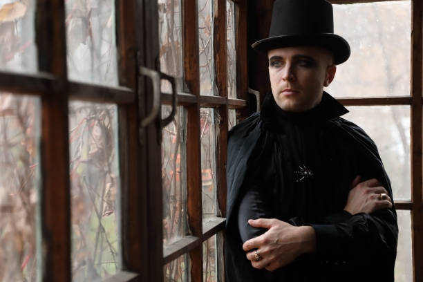 istock Lord of vampires portrait 1184564910