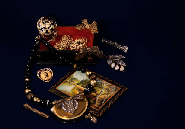 istock Vintage jewelry 1184594132