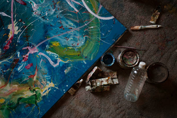 istock Artist in atelier 1184626957