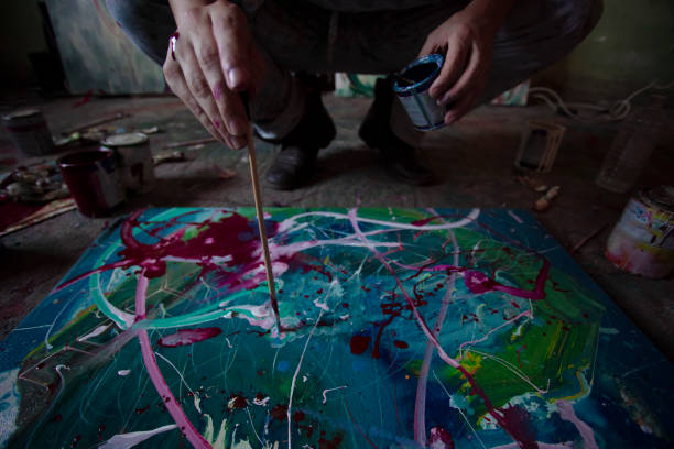 istock Artist in atelier 1184626997