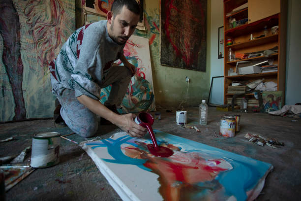 istock Artist in atelier 1184627065