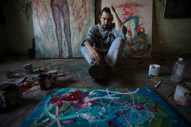 istock Artist in atelier 1184627341