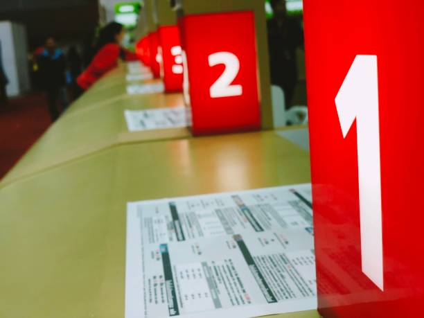 istock Media image to counter waiting to get customers to queue. Discipline concept 1184642571