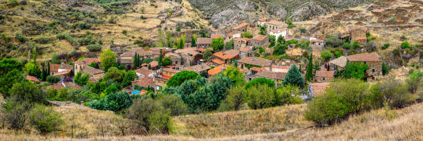 istock Town houses Top Patones 1184668074