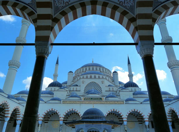 istock Big Camlica Mosque (Buyuk Camlica Mosque) in Istanbul, Turkey 1184694950