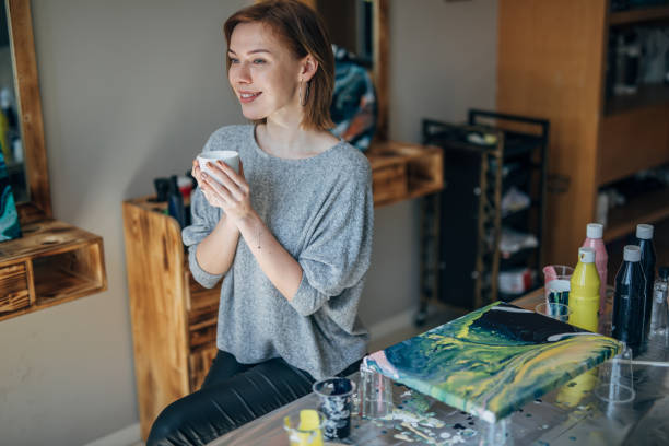 istock Artist having coffee 1184699942