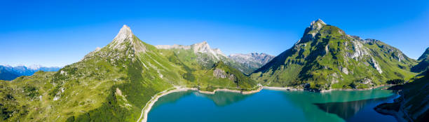 スプーラーゼー貯水池からの空中写真 - autumn panoramic lech valley landscape ストックフォトと画像