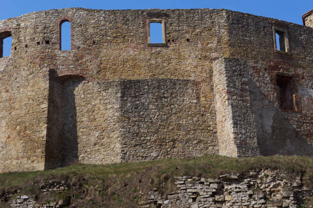 un castello formalmente ospita castellani che hanno sollevato il castello nel xiii secolo - bishop georgia foto e immagini stock