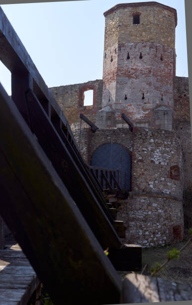 un castello formalmente ospita castellani che hanno sollevato il castello nel xiii secolo - bishop georgia foto e immagini stock