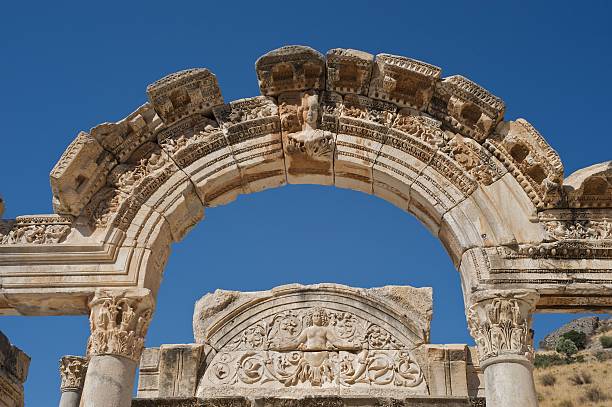 ворота адриана, старинный город эфес, турция - ephesus greek culture temple greece стоковые фото и изображения