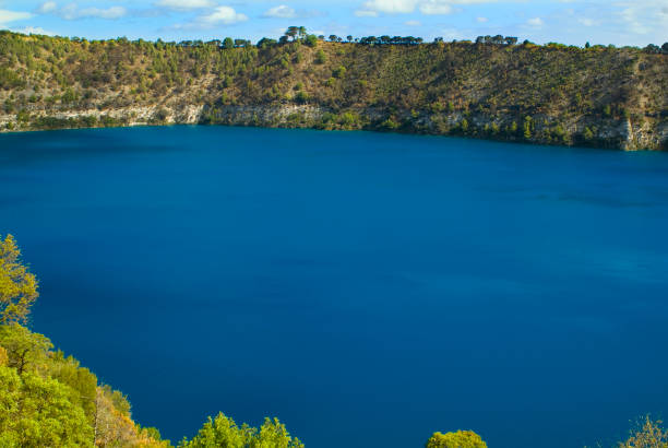 istock Mount Gambier Blue Lake 1184768128