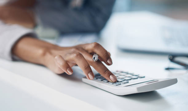 istock Putting business finance into focus 1184783776