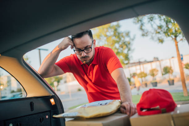 istock Trying to find the correct parcel box 1184810169