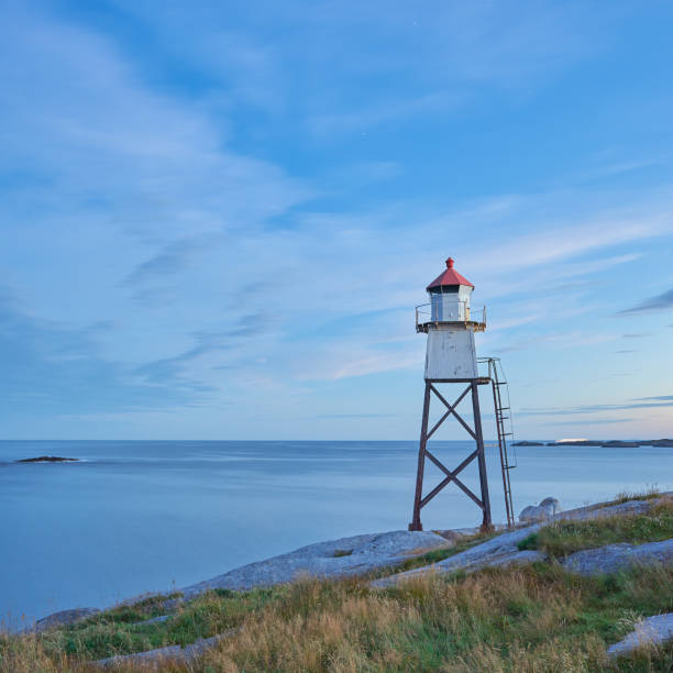 istock The lighthouse and the sea 1184838334