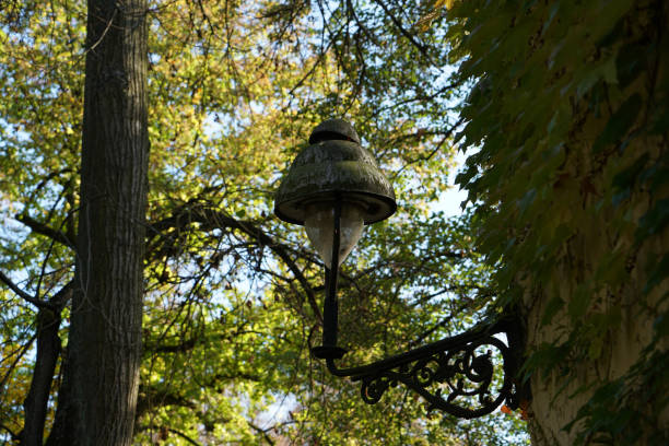 This are old lamps along the way, which are still in operation today