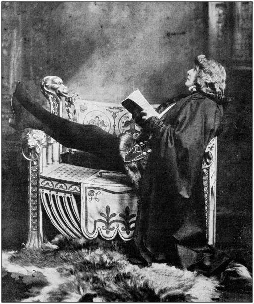 starožitná fotografie: sarah bernhardt v hamletu - herec účinkující fotky stock ilustrace