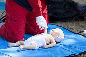 baby-cpr-dummy-erste-hilfe-training-herzmassage.jpg?b=1&s=170x170&k=20&c=7fQxyYIL961W6kx29TNWvd28vXdyg95FT24Nmngvd3U=