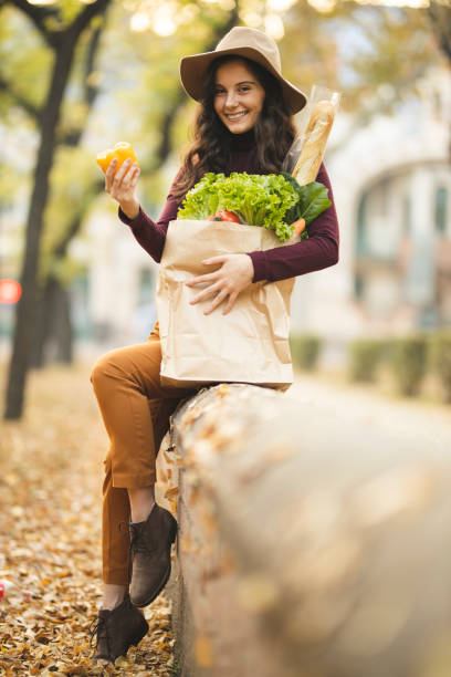 istock Healthy grocery shopping 1184882634