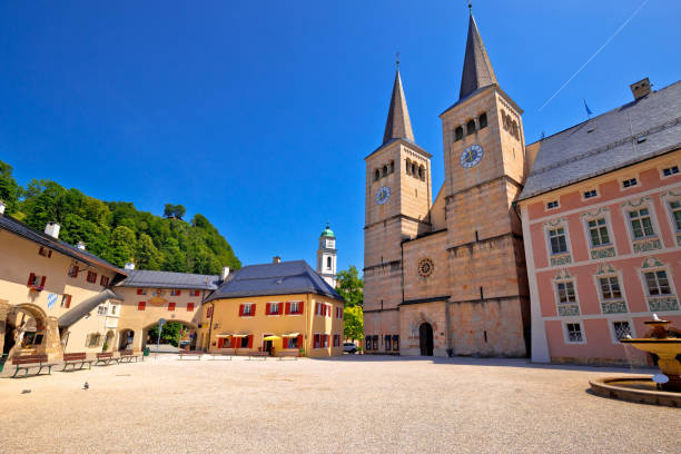 istock Berchtesgaden town square and historic church view, 1184884456