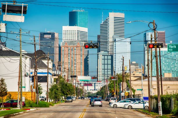 istock Urban Street into Downtown Houston 1184915753