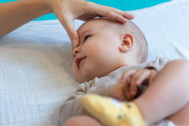 istock Releasing sinus pressure for a baby boy 1184925548