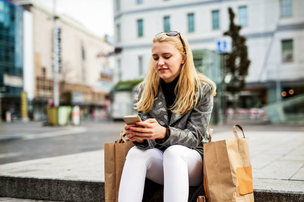 istock Onto the next store but first a social media break 1184929281