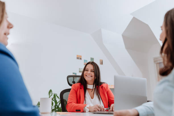istock Business Women Advisor 1184939492