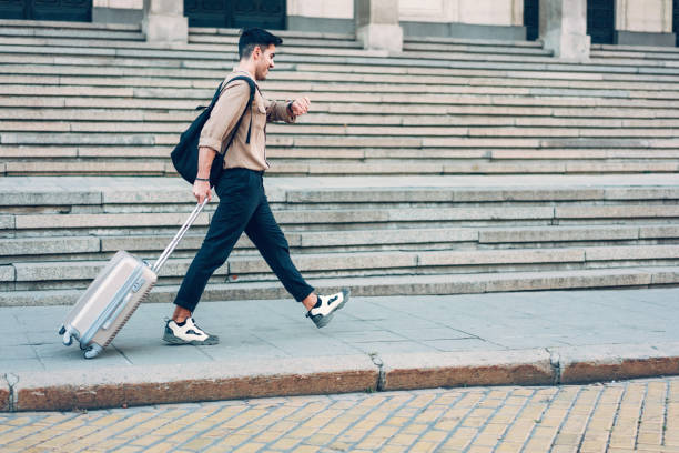 istock Traveler walking in a hurry 1185002242
