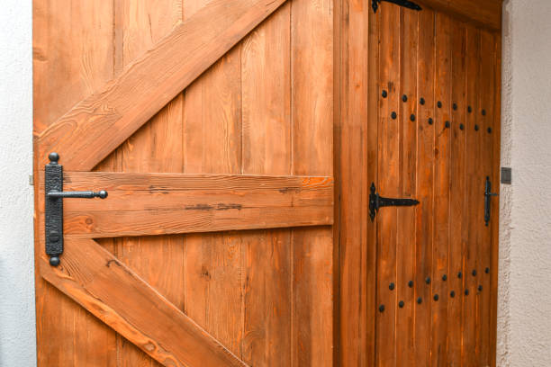 istock Old wooden door. 1185009331