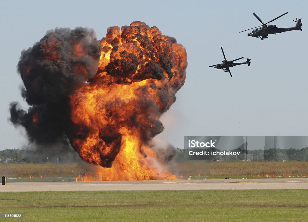 attack helicopter - Lizenzfrei Bombenanschlag Stock-Foto